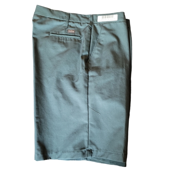 Unifirst Other - SofTwill by Unifirst uniform work shorts.